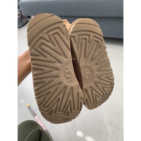 UGG Women's Neumel Boot, Chestnut Size 5 - Picture 6 of 6